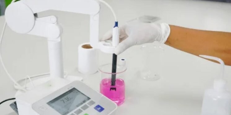 Pentingnya Service Rutin pada pH Meter untuk Efisiensi Produksi Kimia