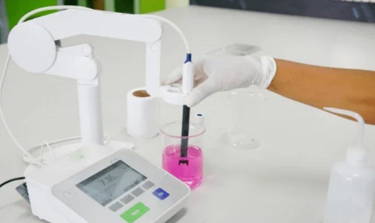 Pentingnya Service Rutin pada pH Meter untuk Efisiensi Produksi Kimia